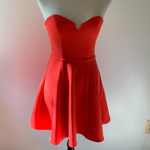 H&M Dresses & Skirts - Divided strapless Coral cocktail sundress sz 4